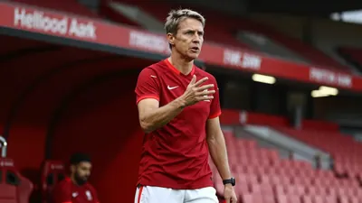 Former Liverpool defender Jamie Carragher slammed the Reds’ midfield after a 2-2 draw at Newcastle, saying the current...